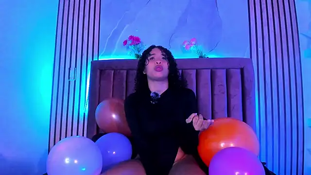 Snapshot of BrigitteRoy_ chatting on October 22, 3:07 am BrigitteRoy  online show from October 22, 3:07 am