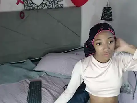Snapshot of esmeralda-bk chatting on February 27, 1:48 am esmeralda-bk online show from February 27, 1:48 am