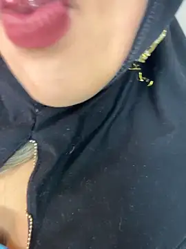 zahra Jalid online show from December 17, 11:11 pm