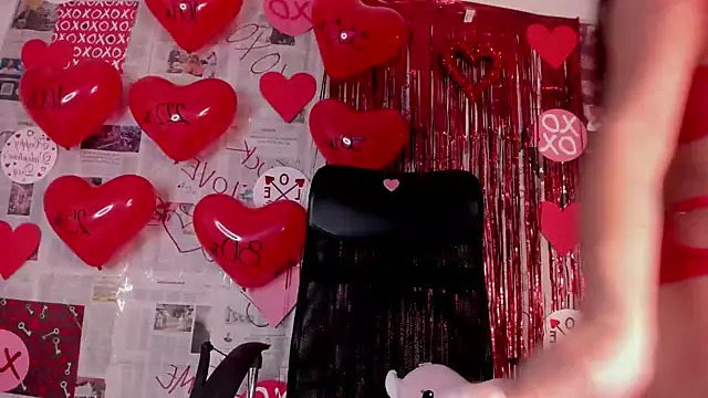 Snapshot of SabrinaSpell_ chatting on February 14, 11:53 am SabrinaSpell online show from February 14, 11:53 am