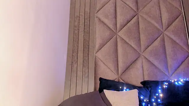 Snapshot of SabrinaSpell_ chatting on February 20, 6:02 pm SabrinaSpell online show from February 20, 6:02 pm