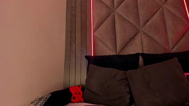 Snapshot of SabrinaSpell_ chatting on February 21, 11:55 am SabrinaSpell online show from February 21, 11:55 am