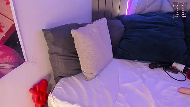 Snapshot of SabrinaSpell_ chatting on February 23, 6:01 pm SabrinaSpell online show from February 23, 6:01 pm