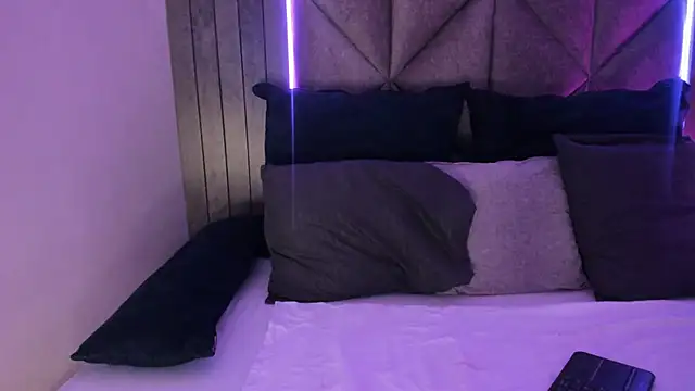 Snapshot of SabrinaSpell_ chatting on February 27, 11:41 am SabrinaSpell online show from February 27, 11:41 am