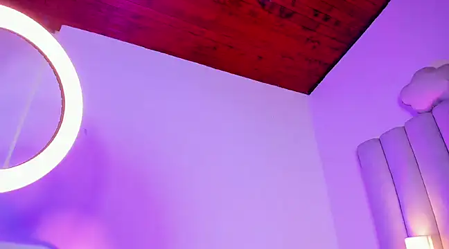 Snapshot of SabrinaSpell_ chatting on March 1, 3:27 pm SabrinaSpell online show from March 1, 3:27 pm