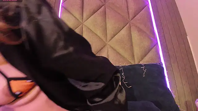 Snapshot of SabrinaSpell_ chatting on March 18, 2:59 pm SabrinaSpell online show from March 18, 2:59 pm