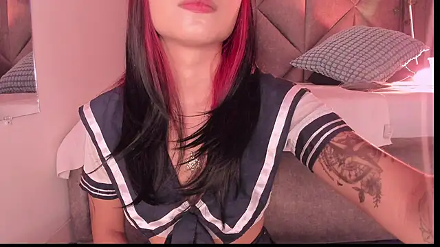 Snapshot of SabrinaSpell_ chatting on October 7, 12:13 pm SabrinaSpell online show from October 7, 12:13 pm