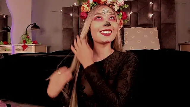 Snapshot of SabrinaSpell_ chatting on November 1, 11:56 am SabrinaSpell online show from November 1, 11:56 am