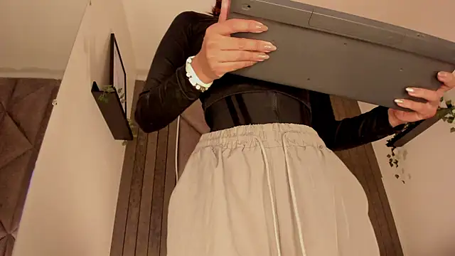 Snapshot of SabrinaSpell_ chatting on November 15, 11:40 am SabrinaSpell online show from November 15, 11:40 am