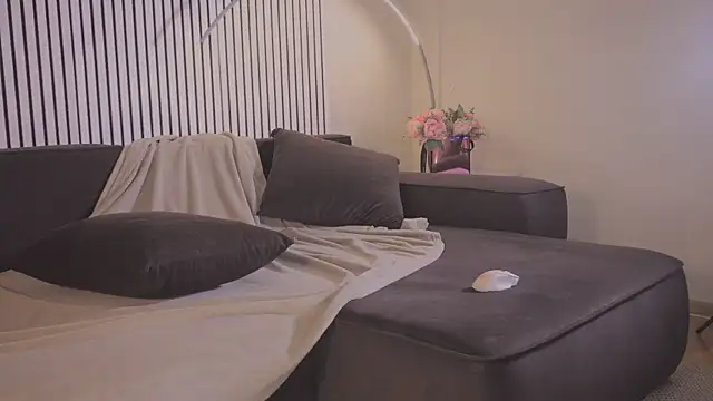 Bella Alita online show from April 4, 8:17 pm