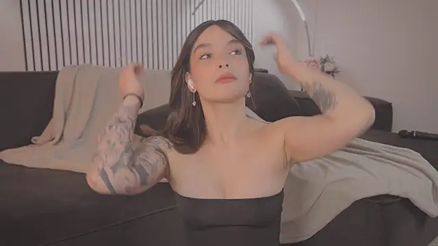 Bella Alita online show from April 7, 8:20 pm