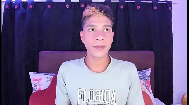 Snapshot of Ethan_Boyy chatting on January 20, 10:59 pm Ethan Boyy online show from January 20, 10:59 pm