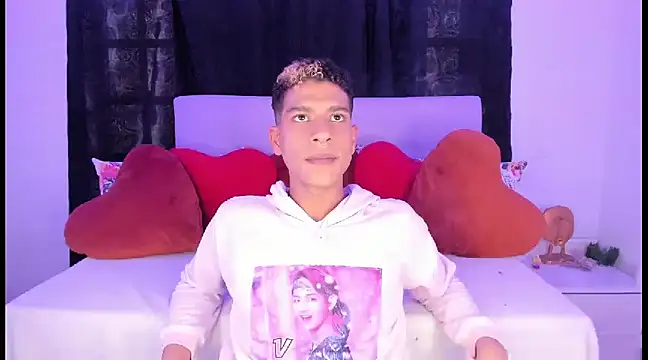 Snapshot of Ethan_Boyy chatting on February 26, 9:58 pm Ethan Boyy online show from February 26, 9:58 pm