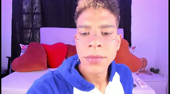 Snapshot of Ethan_Boyy chatting on February 27, 9:47 pm Ethan Boyy online show from February 27, 9:47 pm
