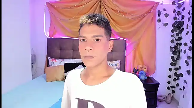 Snapshot of Ethan_Boyy chatting on March 3, 8:11 pm Ethan Boyy online show from March 3, 8:11 pm