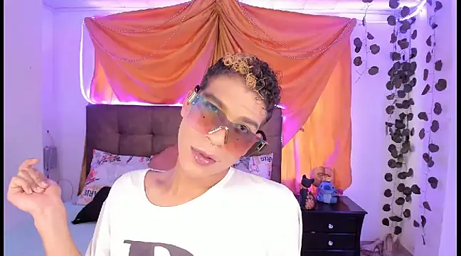 Snapshot of Ethan_Boyy chatting on March 4, 6:07 pm Ethan Boyy online show from March 4, 6:07 pm