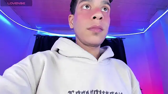 Ethan Boyy online show from April 9, 9:20 pm