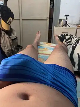 Snapshot of alejo5288 chatting on April 1, 2:56 am alejo5288 online show from April 1, 2:56 am
