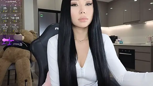 asianqueeny online show from November 5, 12:43 am