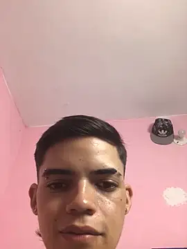 Latinos 2001 online show from December 5, 2:42 am