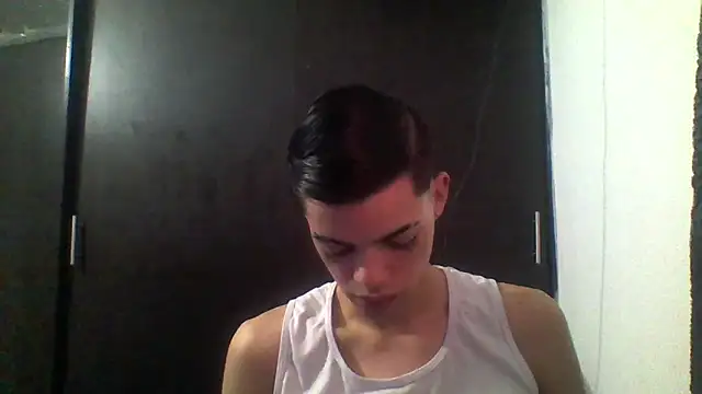 Latinos 2001 online show from April 15, 2:57 pm