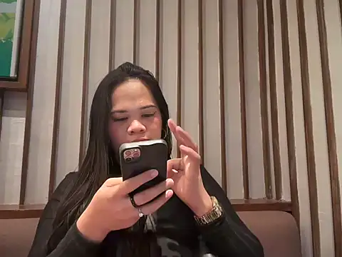 Snapshot of SophiaCourthaway chatting on May 14, 12:56 pm SophiaCourthaway online show from May 14, 12:56 pm