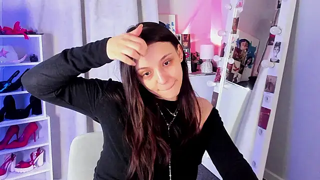 Sahara Shields online show from February 3, 10:53 am