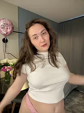 Snapshot of Kiss_My_Body chatting on May 31, 6:09 pm Kiss My Body online show from May 31, 6:09 pm