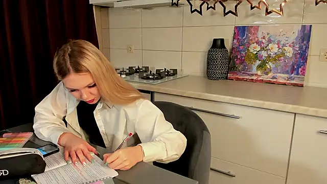 SynnoveEyre online show from February 12, 2:21 pm