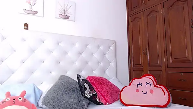 Snapshot of littleslut1 chatting on March 12, 7:38 pm littleslut1 online show from March 12, 7:38 pm