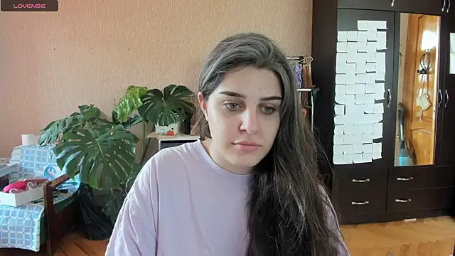 Snapshot of _Roselina_ chatting on July 11, 7:44 am Roselina online show from July 11, 7:44 am