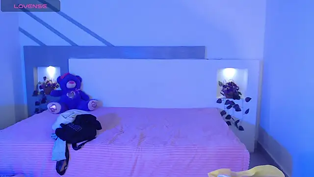 IslaBlaze online show from February 6, 12:16 pm