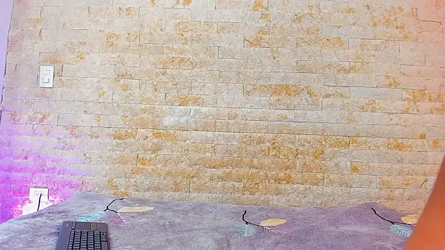 pocahontas pow online show from November 25, 11:43 am