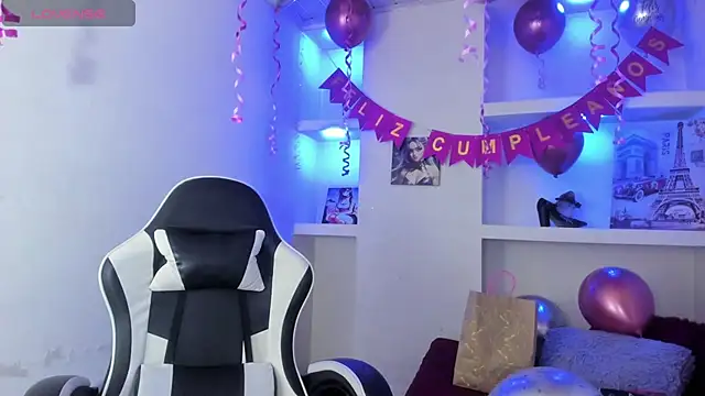 Miss sparkle00 online show from February 5, 8:35 pm