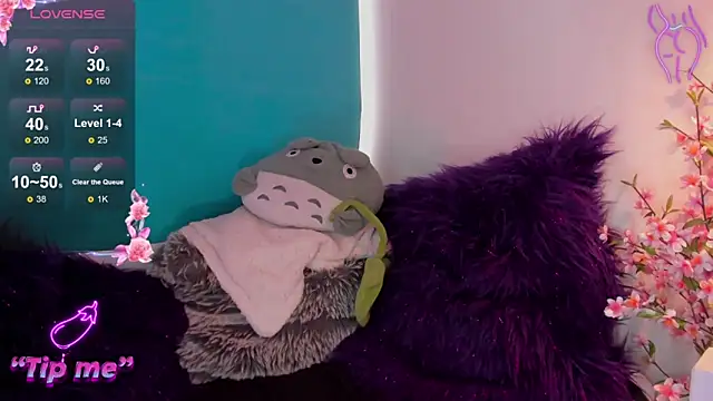 emma soffia  online show from February 7, 8:31 pm