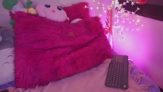 emma soffia  online show from February 24, 8:58 pm