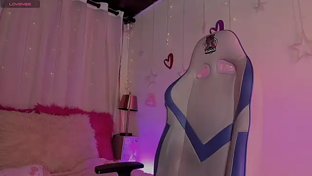 emma soffia  online show from March 13, 5:50 pm