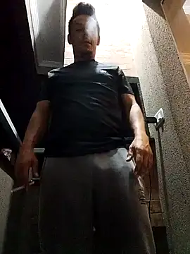 Snapshot of Santanacumxplod chatting on January 23, 2:23 am Santanacumxplod online show from January 23, 2:23 am