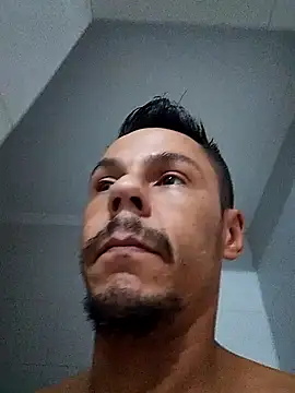 Snapshot of Santanacumxplod chatting on February 9, 3:22 am Santanacumxplod online show from February 9, 3:22 am