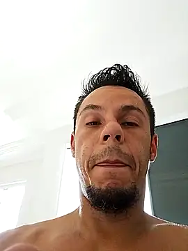 Snapshot of Santanacumxplod chatting on February 25, 5:25 pm Santanacumxplod online show from February 25, 5:25 pm