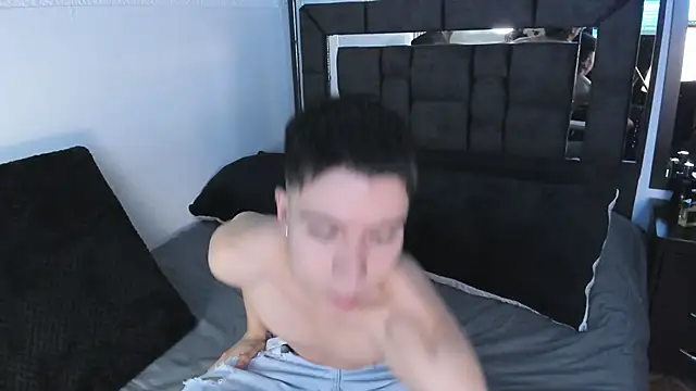 Snapshot of alanblack1 chatting on September 18, 2:35 am alanblack1 online show from September 18, 2:35 am