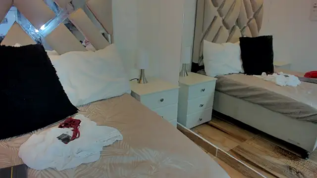 raquell moore online show from March 14, 10:07 am