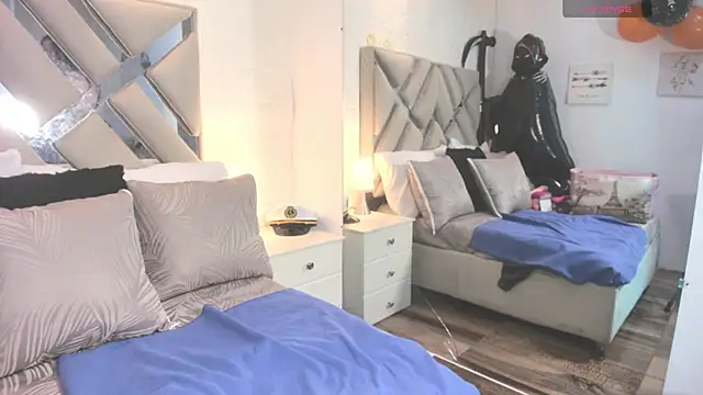 raquell moore online show from October 14, 11:33 am