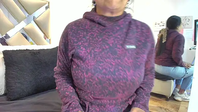 raquell moore online show from March 3, 12:00 pm