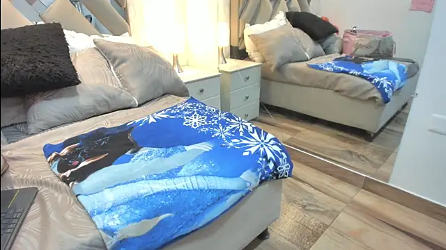 raquell moore online show from April 22, 12:18 pm