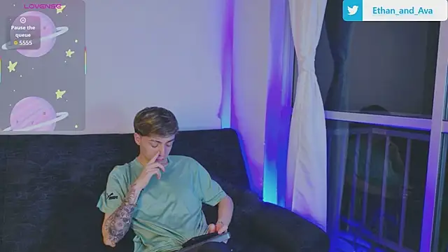 ethan and ava online show from October 18, 2:36 am