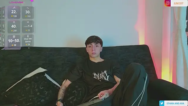 ethan and ava online show from March 29, 2:33 am