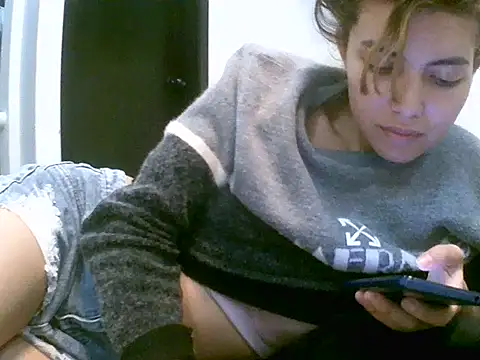 Snapshot of VittoriaTaylor chatting on December 16, 10:26 pm VittoriaTaylor online show from December 16, 10:26 pm