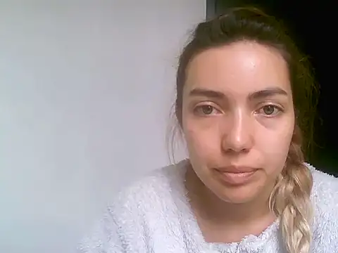 Snapshot of VittoriaTaylor chatting on March 24, 3:28 pm VittoriaTaylor online show from March 24, 3:28 pm