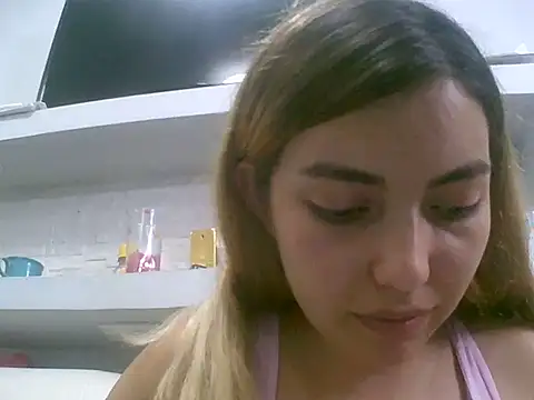 Snapshot of VittoriaTaylor chatting on March 25, 4:07 am VittoriaTaylor online show from March 25, 4:07 am